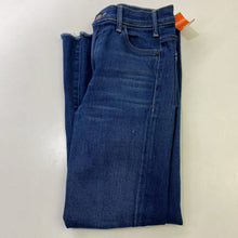 Load image into Gallery viewer, Mother The Hustler Ankle Fray jeans 26