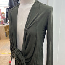Load image into Gallery viewer, Brian Bailey wrap top M