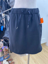Load image into Gallery viewer, Lululemon skirt 8