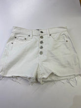 Load image into Gallery viewer, Gap denim shorts 2