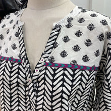 Load image into Gallery viewer, Hatley Dress M