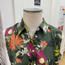 Load image into Gallery viewer, Banana Republic Dillon satiny top M