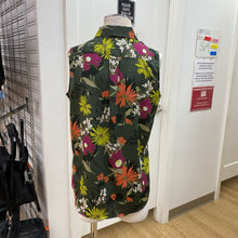 Load image into Gallery viewer, Banana Republic Dillon satiny top M