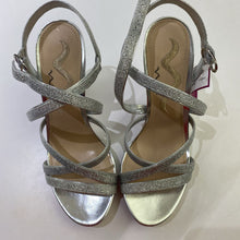 Load image into Gallery viewer, Unisa sandals 37