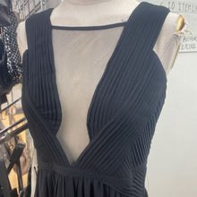 Load image into Gallery viewer, Lulus maxi evening dress M NWT