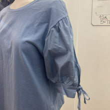 Load image into Gallery viewer, Gap puff sleeve t-shirt M