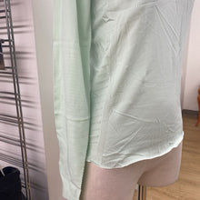 Load image into Gallery viewer, Lululemon top M