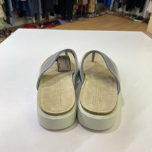 Load image into Gallery viewer, Ecco thong sandals 38