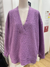 Load image into Gallery viewer, Lululemon crinkled sweater 12