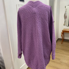 Load image into Gallery viewer, Lululemon crinkled sweater 12