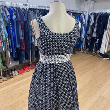 Load image into Gallery viewer, White House Black Market dress 2