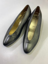 Load image into Gallery viewer, Ron White Janice Le Highcut Wedges NWOT 40