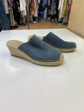Load image into Gallery viewer, Banana Republic suede espadrille wedges 8