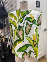 Load image into Gallery viewer, Farm Rio tropical print top NWT M