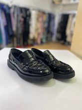 Load image into Gallery viewer, Browns patent loafers 37