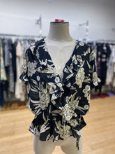 Load image into Gallery viewer, Karl Lagerfeld floral top S