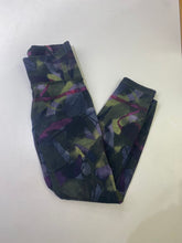Load image into Gallery viewer, Lululemon leggings 6
