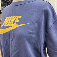 Load image into Gallery viewer, Nike cropped top L