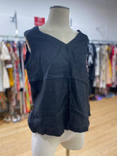 Load image into Gallery viewer, Sympli linen top S