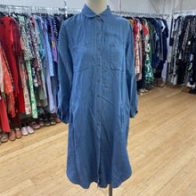 Load image into Gallery viewer, Saks fifth Ave chambray dress M