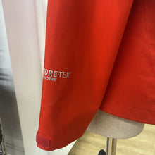 Load image into Gallery viewer, The North Face rain jacket L