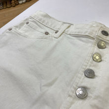 Load image into Gallery viewer, Gap shorts 32 NWT