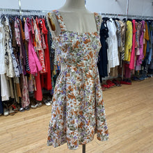 Load image into Gallery viewer, Heartloom dress M