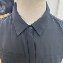 Load image into Gallery viewer, Theory silk top M