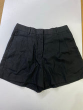 Load image into Gallery viewer, Aritzia The Effortless linen shorts NWT 10