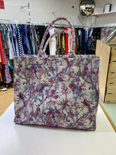 Load image into Gallery viewer, Aritzia Keep Large Tote