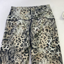 Load image into Gallery viewer, Animal print leggings