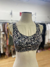 Load image into Gallery viewer, Lululemon Top 6