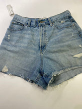 Load image into Gallery viewer, BDG Denim shorts 31