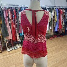 Load image into Gallery viewer, Sisley lace top XS