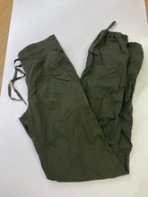 Load image into Gallery viewer, Lululemon pants 6