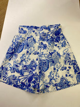 Load image into Gallery viewer, Socrapri Shorts 40 NWT