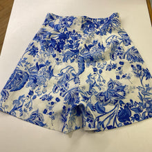 Load image into Gallery viewer, Socrapri Shorts 40 NWT