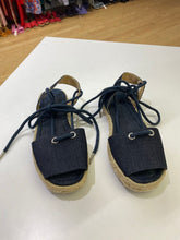 Load image into Gallery viewer, Michael Kors espadrille 7
