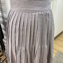 Load image into Gallery viewer, Wilfred pleated skirt XXS