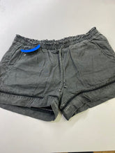 Load image into Gallery viewer, Bella Dahl tencel shorts M