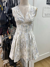 Load image into Gallery viewer, Club Monaco dress 00p