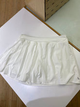 Load image into Gallery viewer, Lole skort L