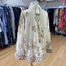 Load image into Gallery viewer, H&M linen/blend top NWT M