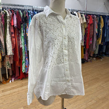 Load image into Gallery viewer, Gap Lace accent shirt M