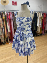 Load image into Gallery viewer, Abercrombie dress M