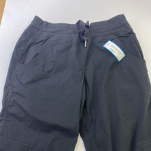 Load image into Gallery viewer, Lululemon capris 8