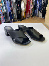 Load image into Gallery viewer, Michael Kors sandals 10