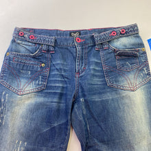 Load image into Gallery viewer, Dolce & Gabbana vintage denim capris 29
