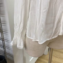 Load image into Gallery viewer, Anthropologie ruffle detail top M
