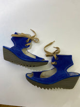 Load image into Gallery viewer, Fly London suede sandals 38